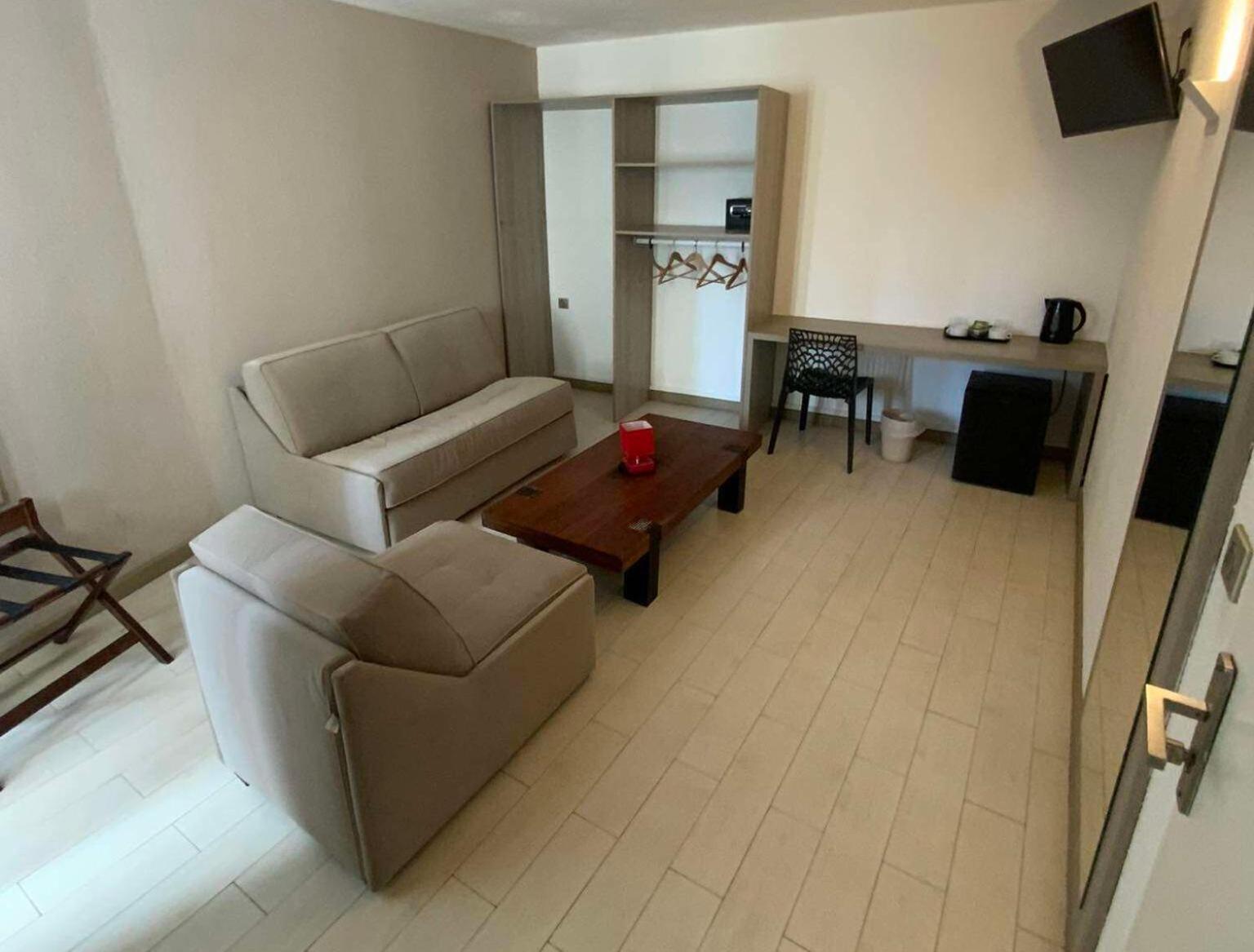 Hotel Des Amandiers كايان المظهر الخارجي الصورة