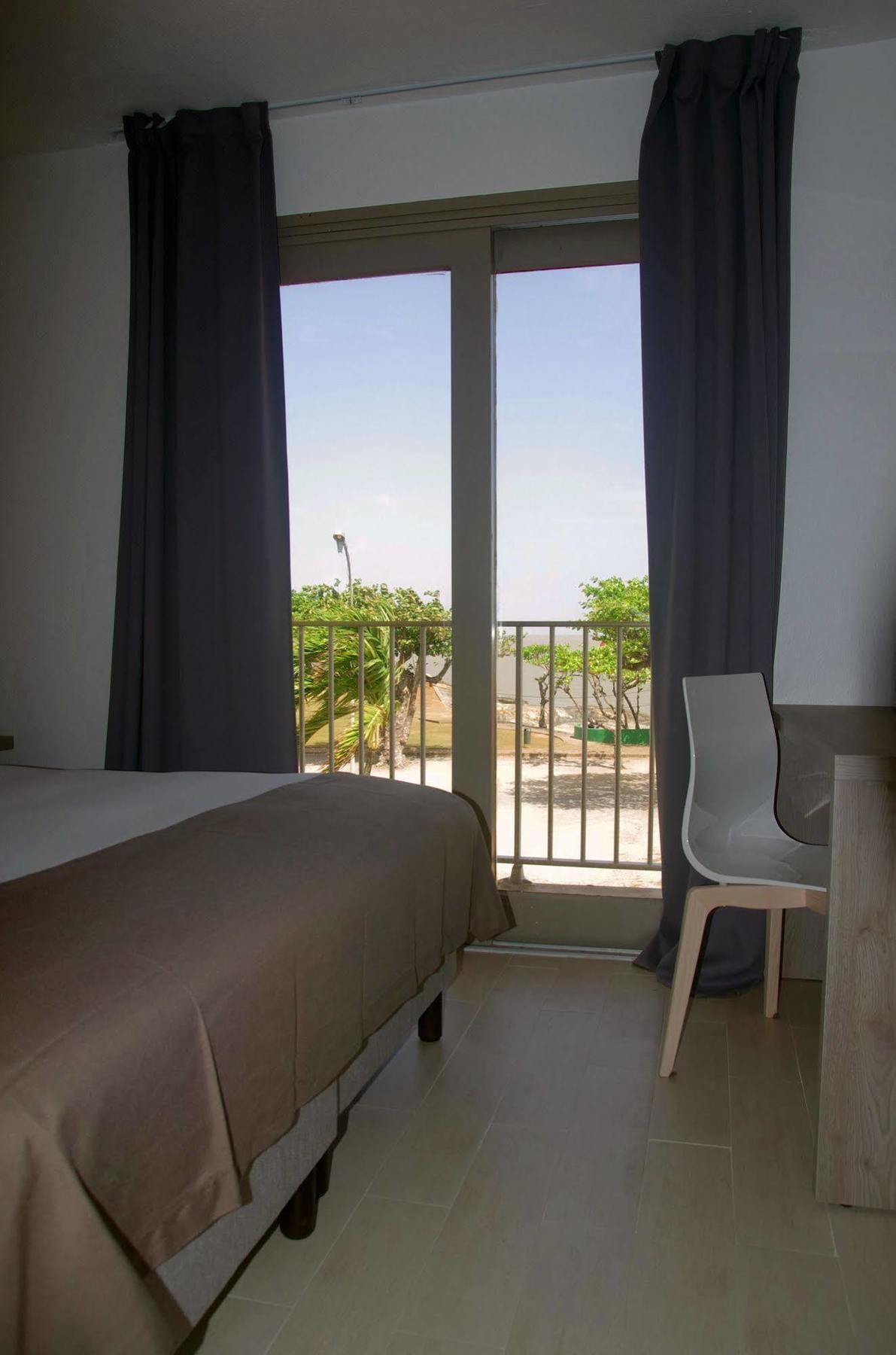 Hotel Des Amandiers كايان المظهر الخارجي الصورة